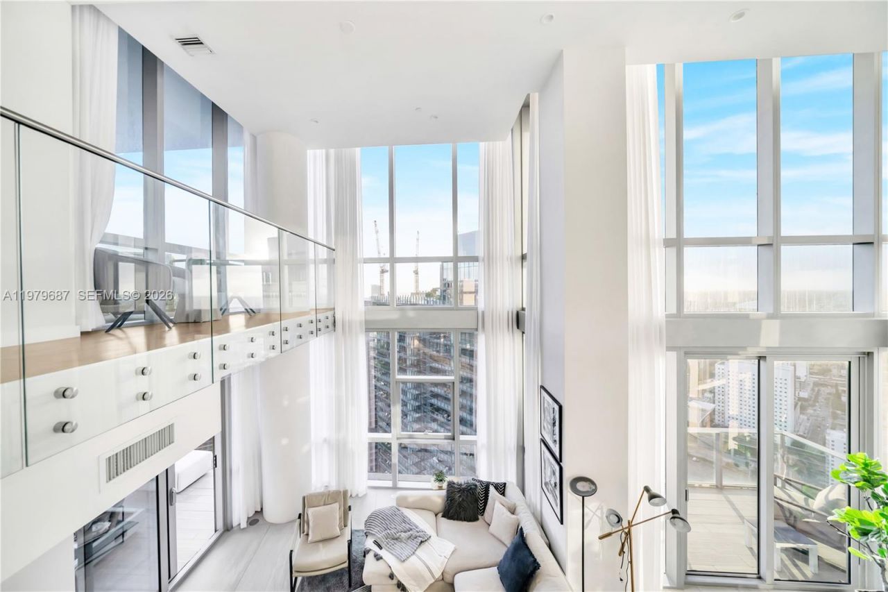 851 NE 1st Avenue, Unit Penthouse, Miami, FL 33132 Photo