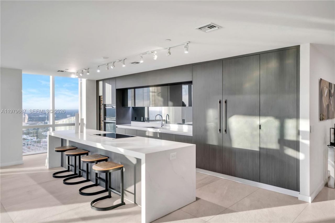 851 NE 1st Avenue, Unit Penthouse, Miami, FL 33132 Photo