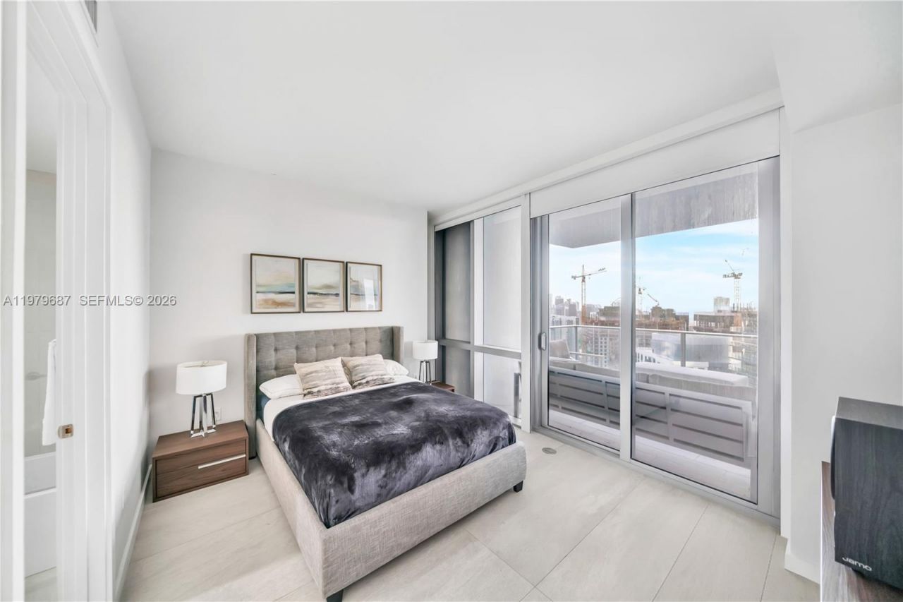 851 NE 1st Avenue, Unit Penthouse, Miami, FL 33132 Photo