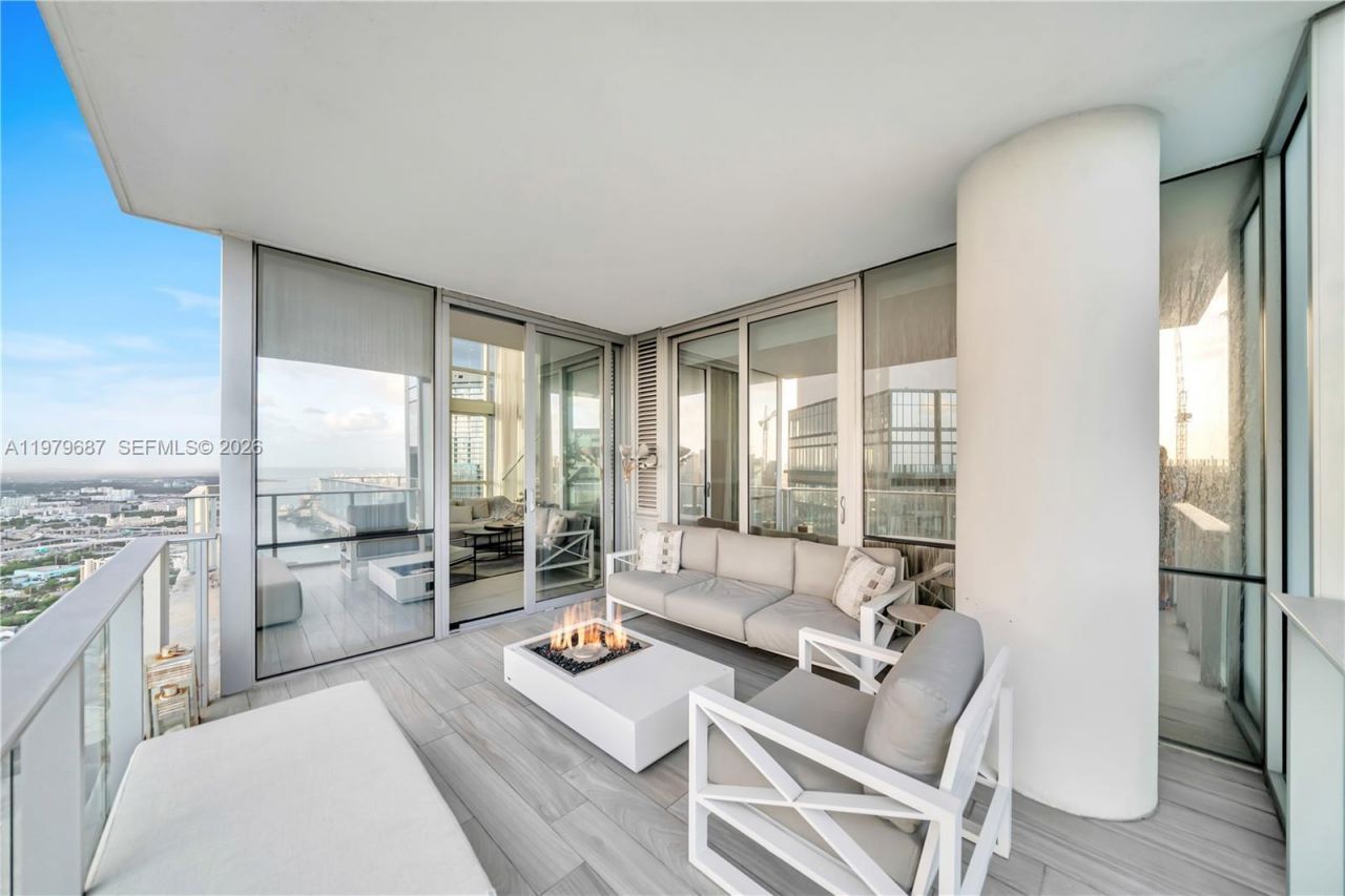 851 NE 1st Avenue, Unit Penthouse, Miami, FL 33132 Photo