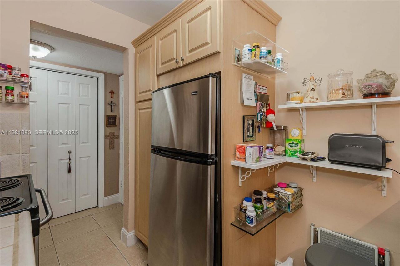 7403 SW 82nd St, Unit 212N, Miami, FL 33143 Photo