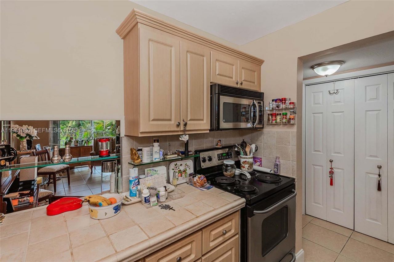7403 SW 82nd St, Unit 212N, Miami, FL 33143 Photo