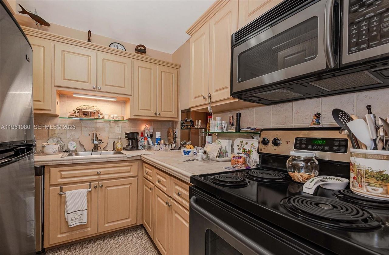 7403 SW 82nd St, Unit 212N, Miami, FL 33143 Photo