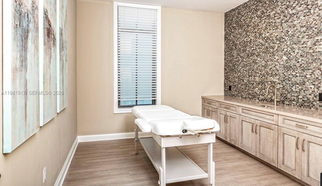 11927 N Leon Cir N , Parkland, FL 33076 Photo