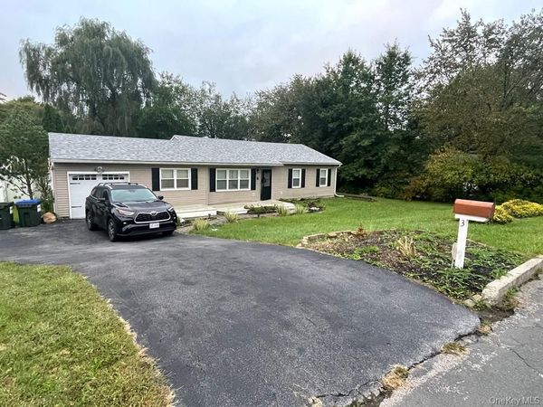 3 plymouth Rock Court, Washingtonville, NY 10992