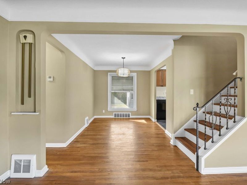 5012 S Barton Road, Lyndhurst, OH 44124 Photo 11