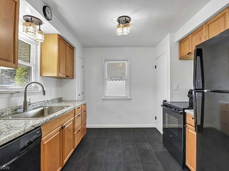 5012 S Barton Road, Lyndhurst, OH 44124 Photo 13