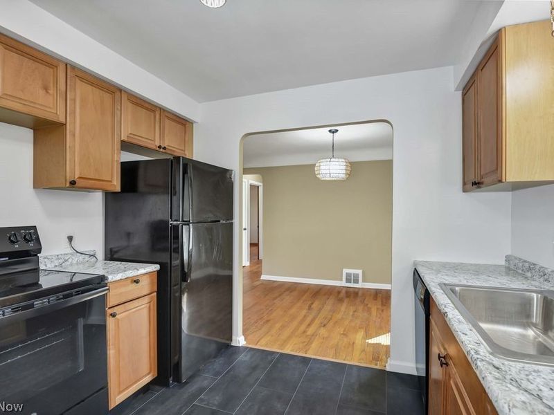 5012 S Barton Road, Lyndhurst, OH 44124 Photo 16