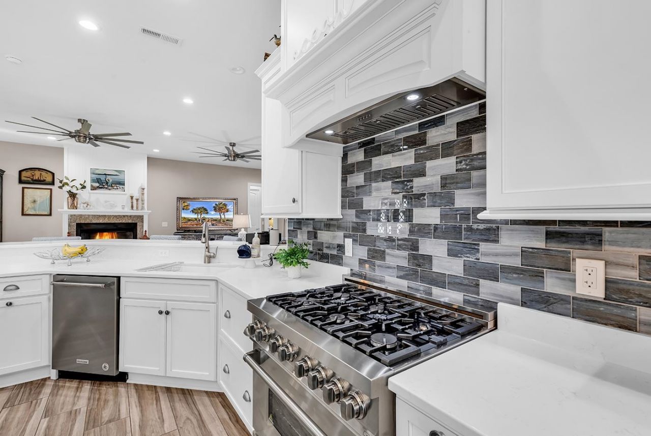 959 Henry James Dr. Photo 15