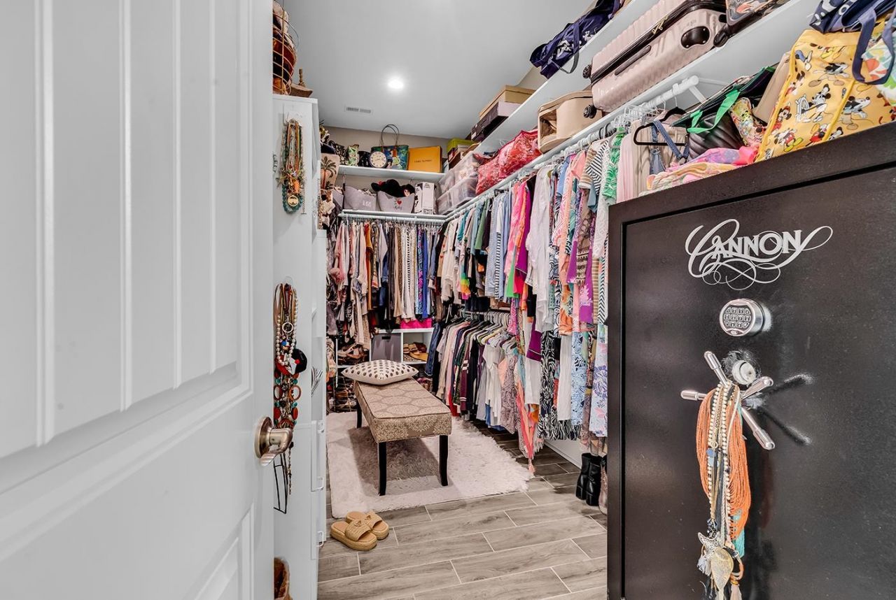 959 Henry James Dr. Photo 33