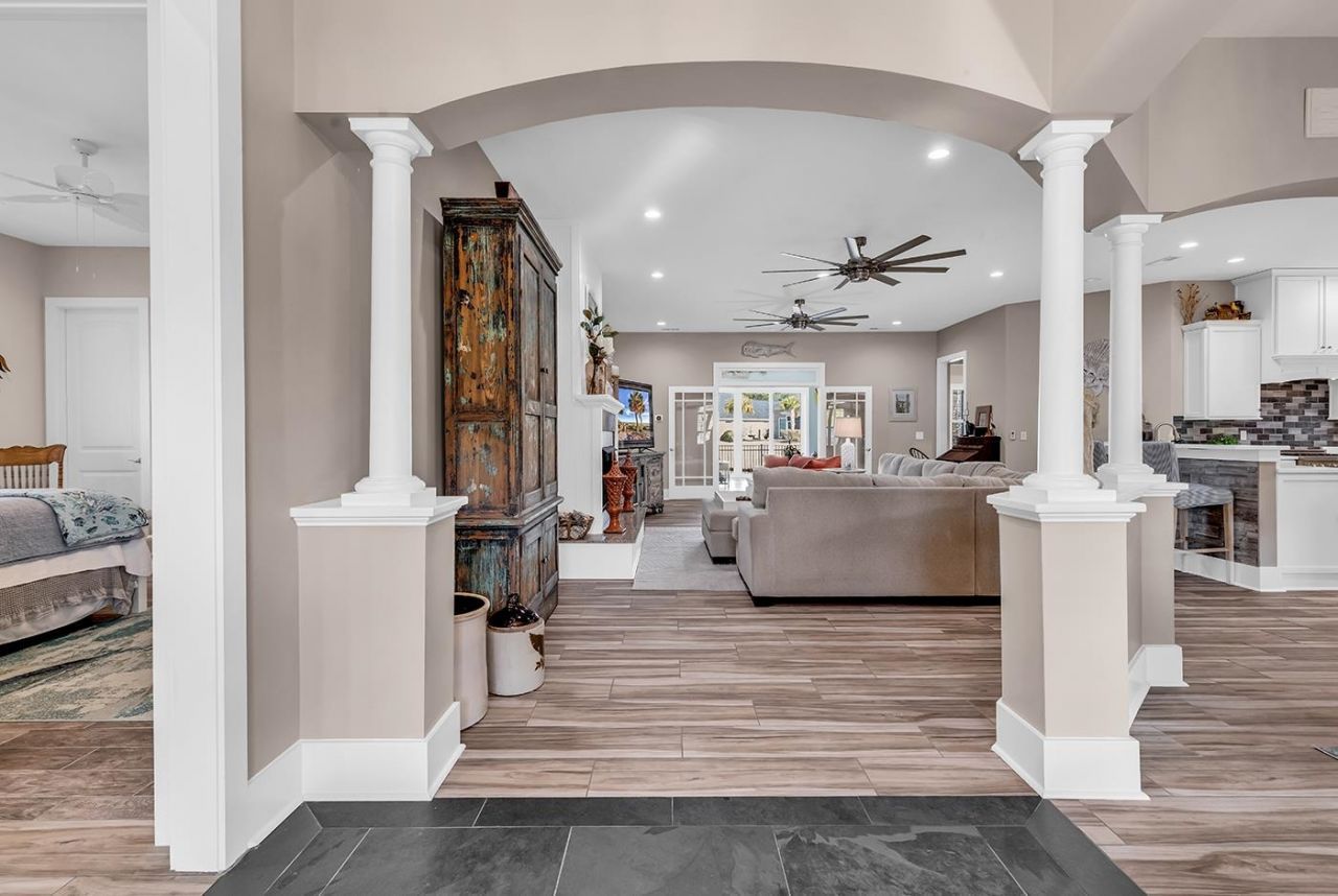 959 Henry James Dr. Photo 6