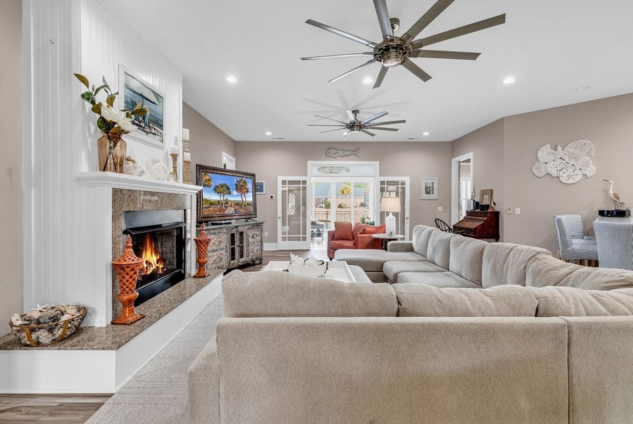 959 Henry James Dr. Photo 9