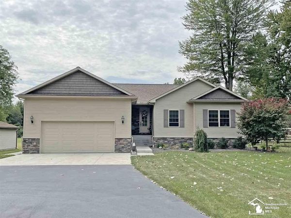 601 W Dean Road, Temperance, MI 48182