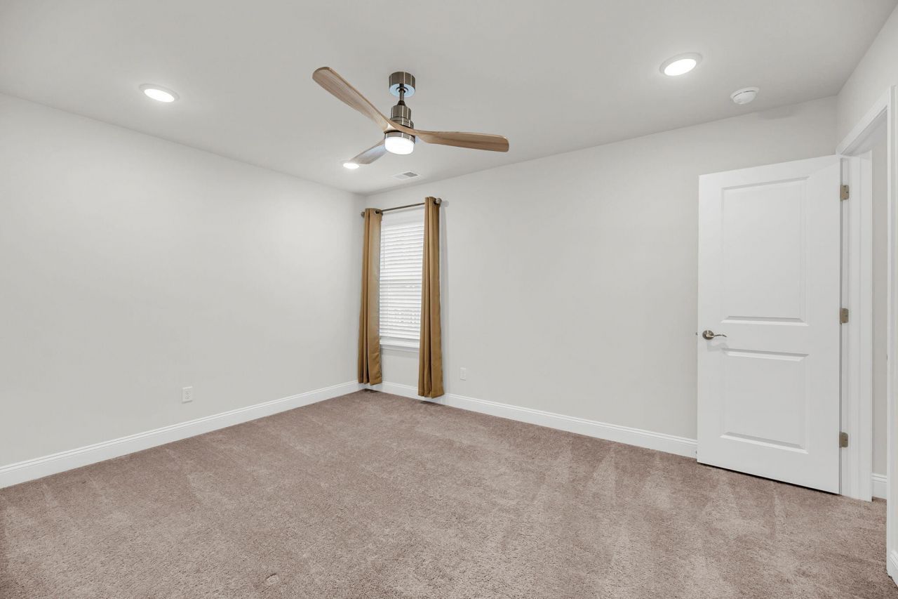 5030 Lady Bird Alley Photo 31