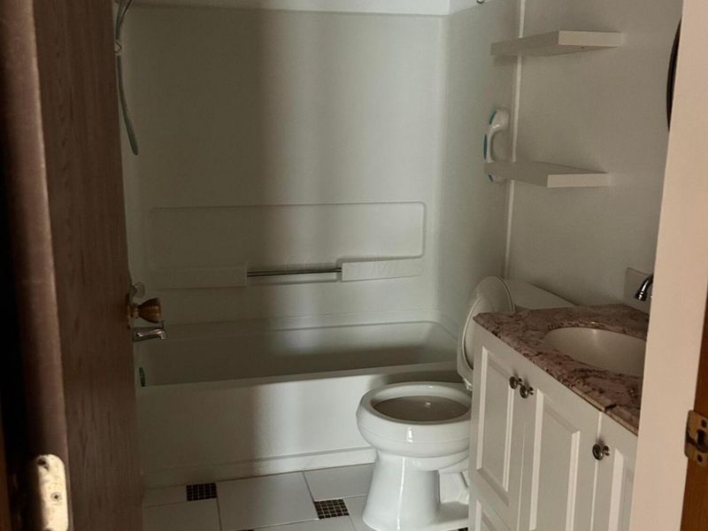 5080 Stoneybrook Boulevard , Unit 2D, Hilliard, OH 43026 Photo 7