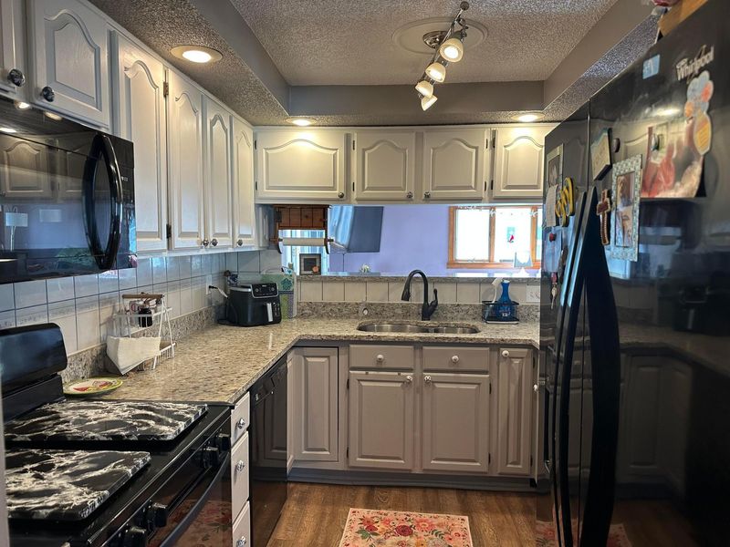 777 Celine Court, West Jefferson, OH 43162 Photo 10