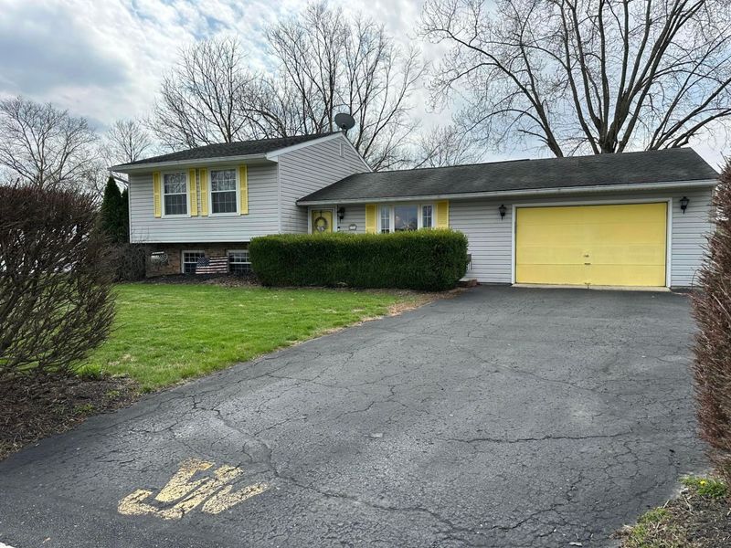 777 Celine Court, West Jefferson, OH 43162 Photo 2