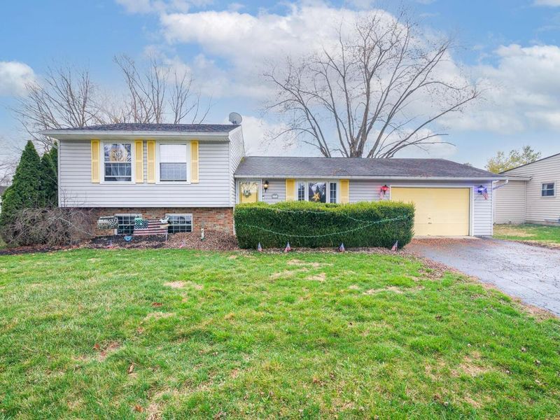 777 Celine Court, West Jefferson, OH 43162 Photo 3