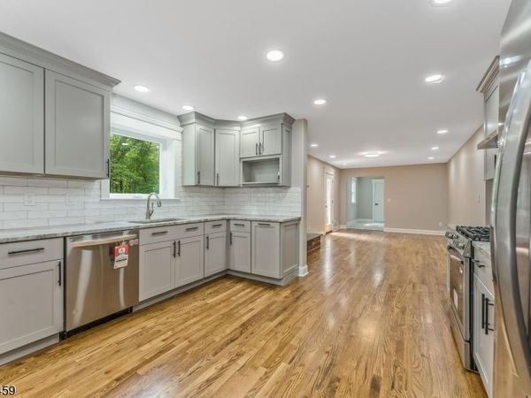 56 Mountainside Rd, Mendham, NJ 07945