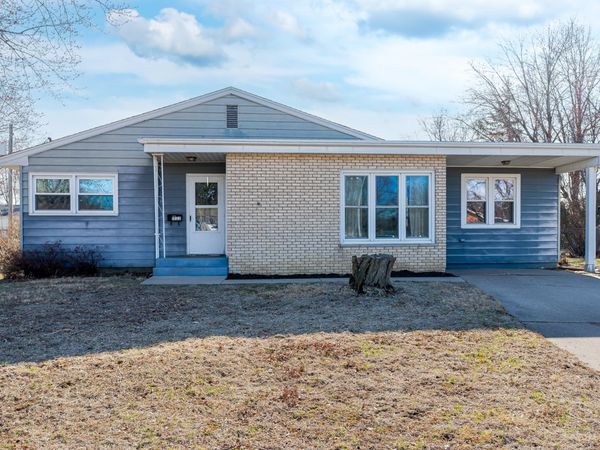 1222 7th Avenue Court, Silvis, IL 61282