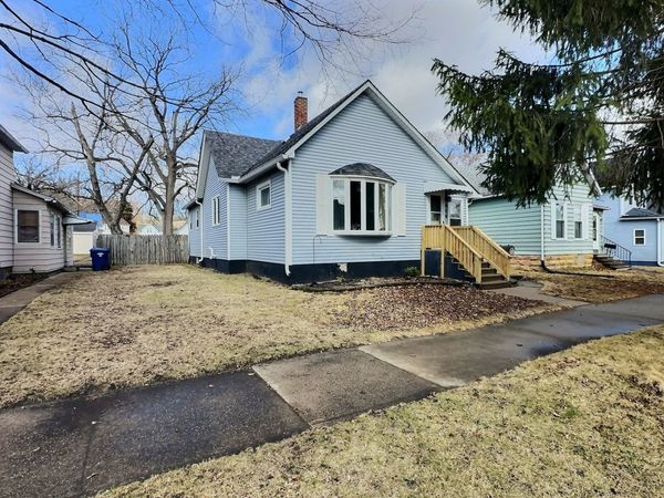 516 5th Avenue N, Clinton, IA 52732