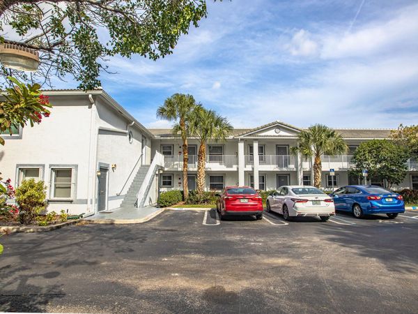 9013 NW 38th Drive, Unit 207, Coral Springs, FL 33065