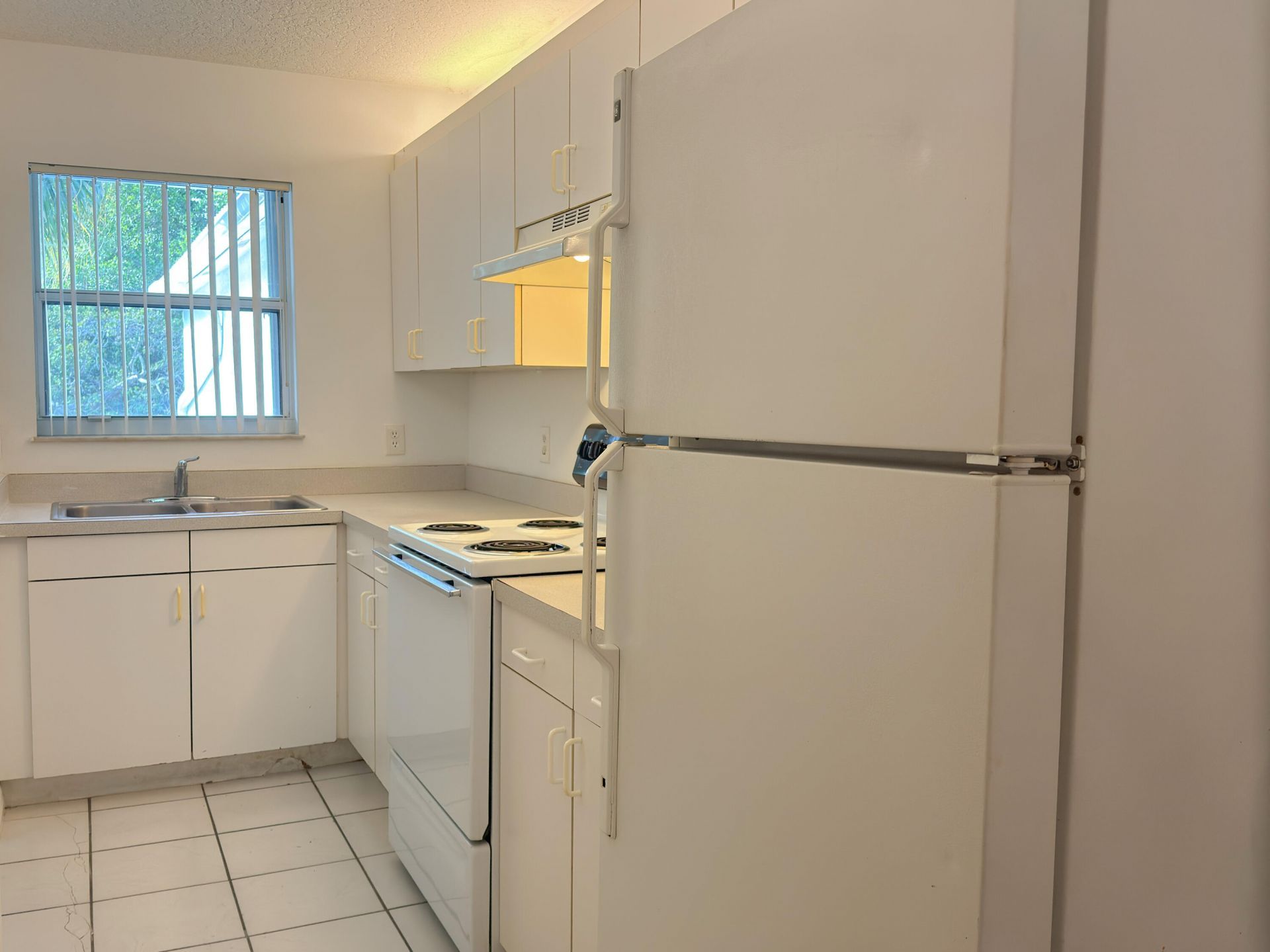 9013 NW 38th Drive, Unit 207, Coral Springs, FL 33065 Photo