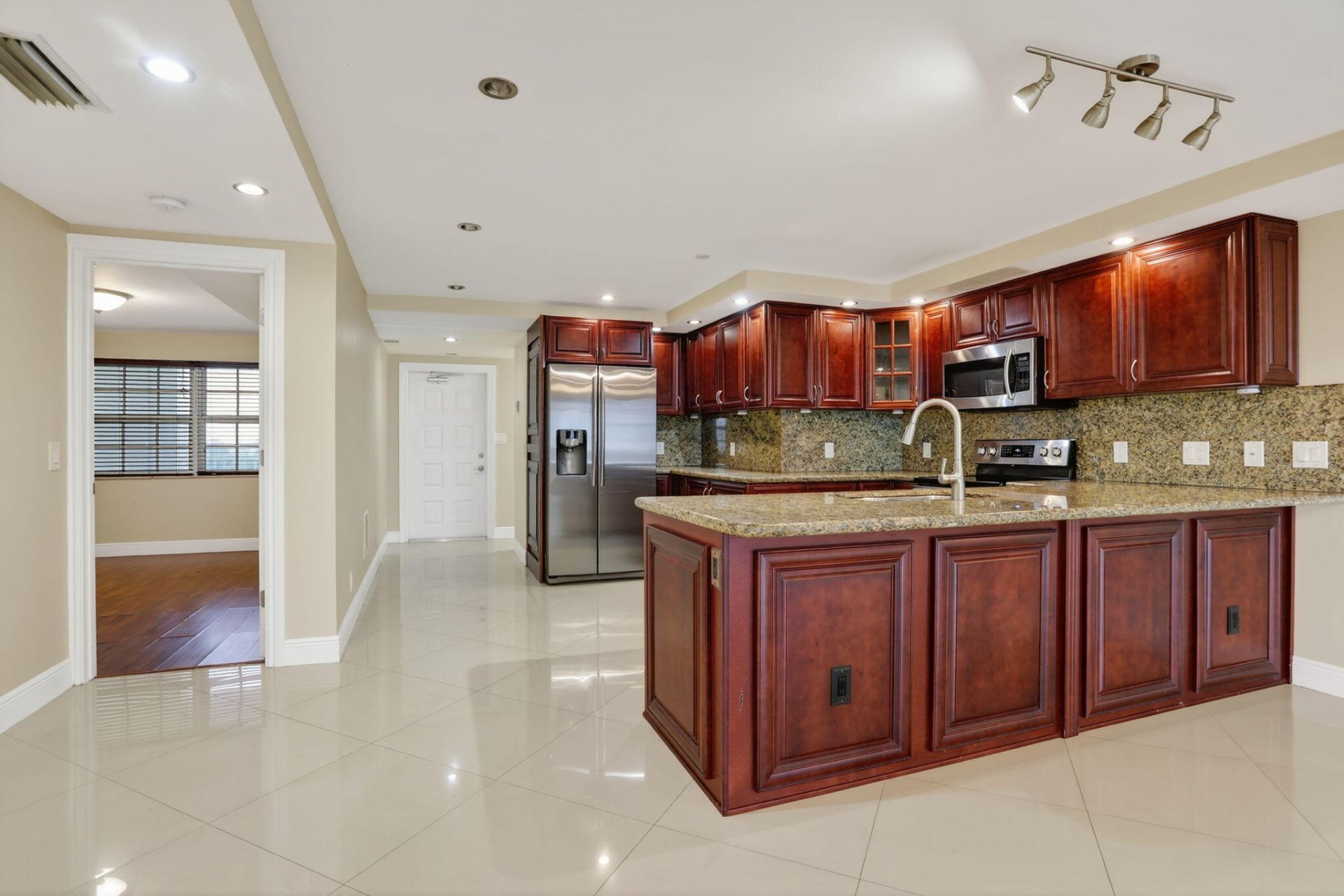 3499 Oaks Way, Unit 909, Pompano Beach, FL 33069 Photo