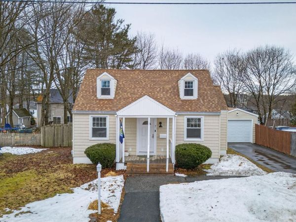 7 Farm Hill Road, Cape Elizabeth, ME 04107