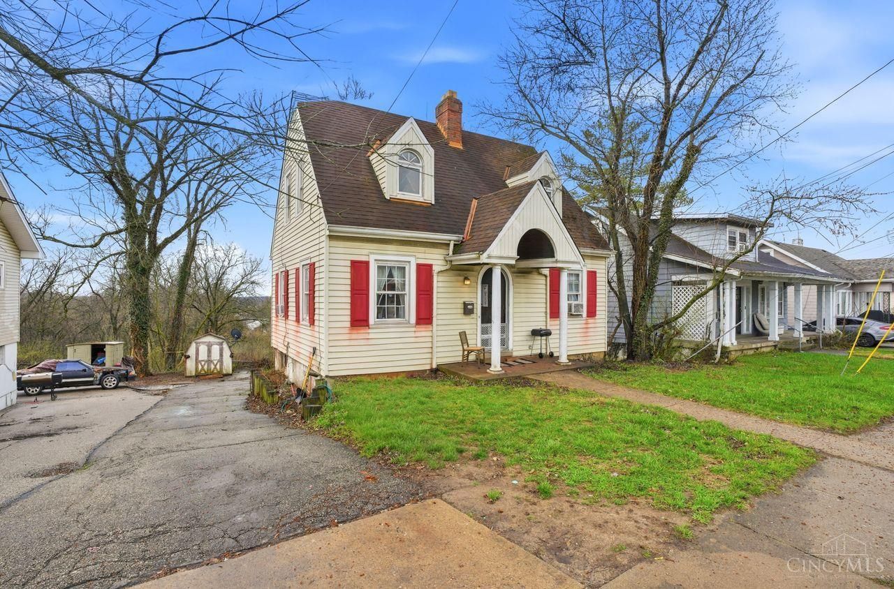 2715 W North Bend Road, Cincinnati, OH 45239 Main Photo