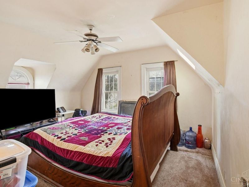 2715 W North Bend Road, Cincinnati, OH 45239 Photo 10