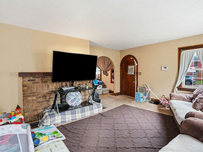 2715 W North Bend Road, Cincinnati, OH 45239 Photo 4