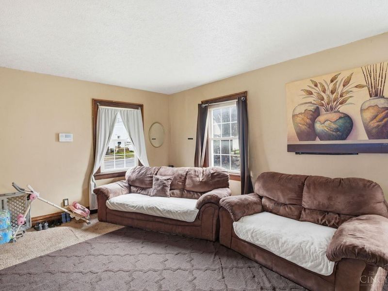 2715 W North Bend Road, Cincinnati, OH 45239 Photo 6