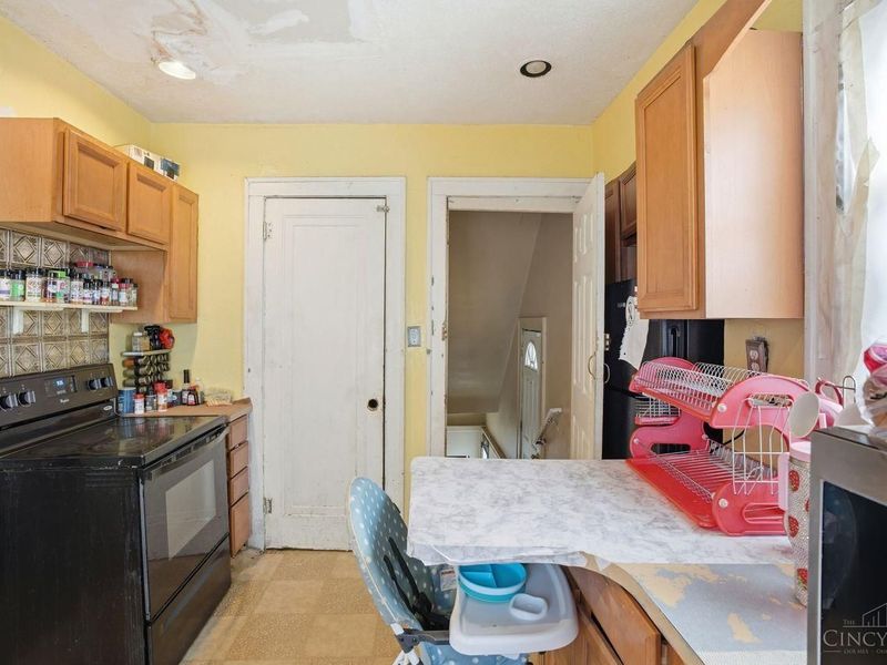 2715 W North Bend Road, Cincinnati, OH 45239 Photo 7