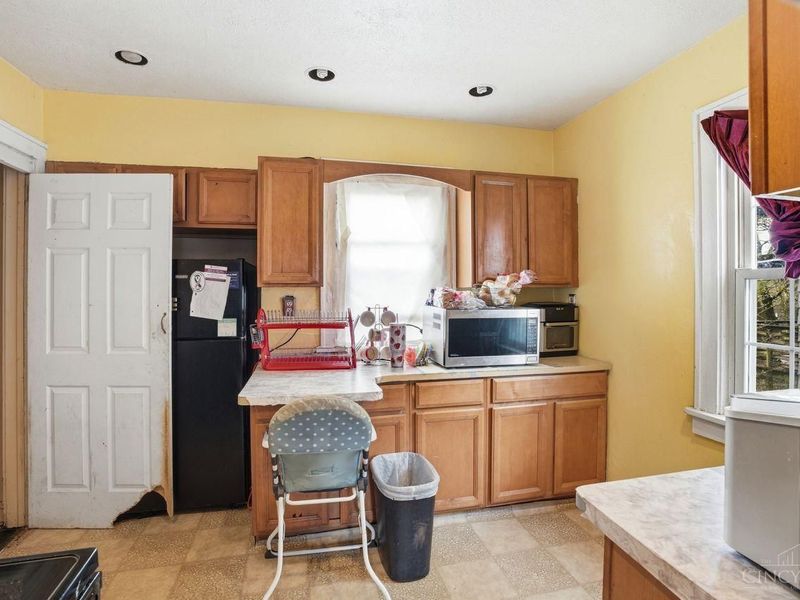 2715 W North Bend Road, Cincinnati, OH 45239 Photo 8