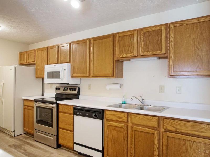 12061 Carrington Lane, Unit 102, Loveland, OH 45140 Photo 10