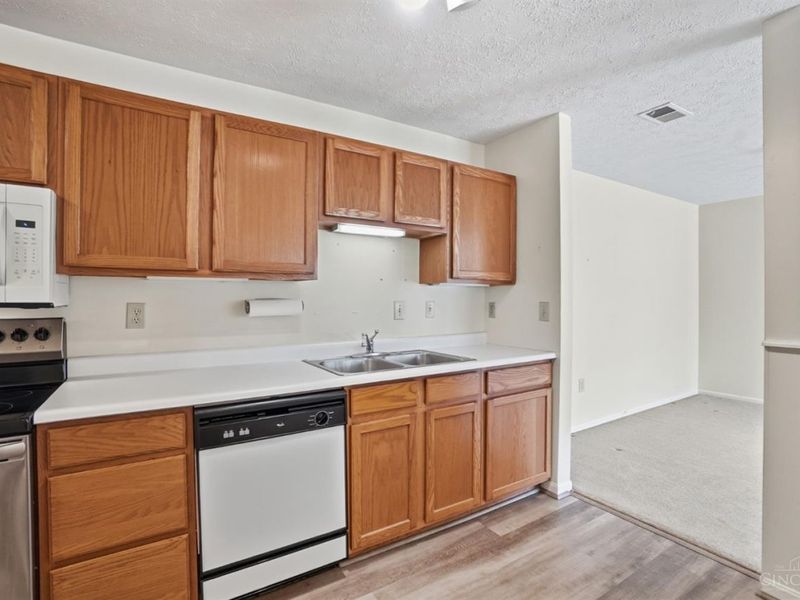 12061 Carrington Lane, Unit 102, Loveland, OH 45140 Photo 18