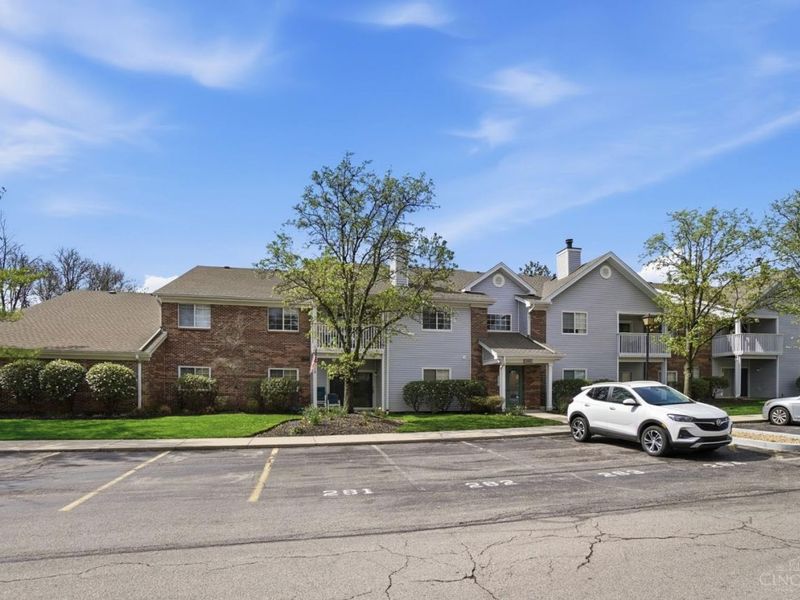 12061 Carrington Lane, Unit 102, Loveland, OH 45140 Photo 2