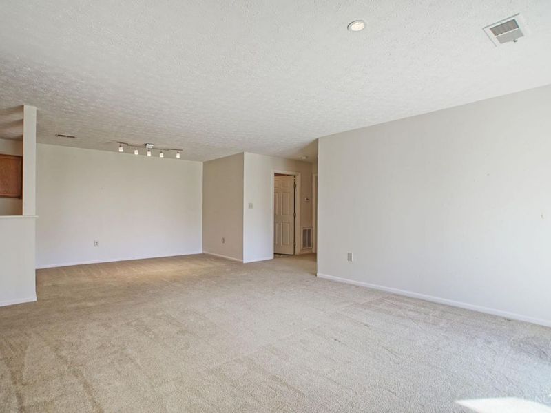 12061 Carrington Lane, Unit 102, Loveland, OH 45140 Photo 4
