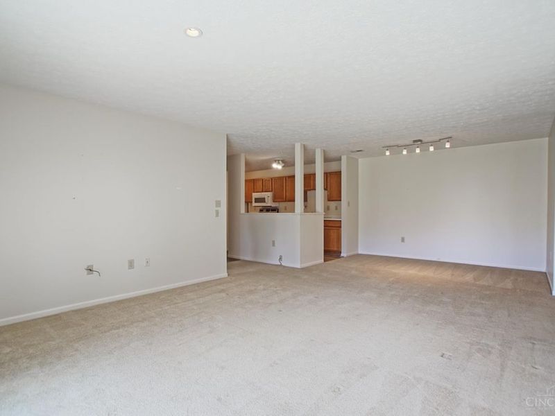 12061 Carrington Lane, Unit 102, Loveland, OH 45140 Photo 5