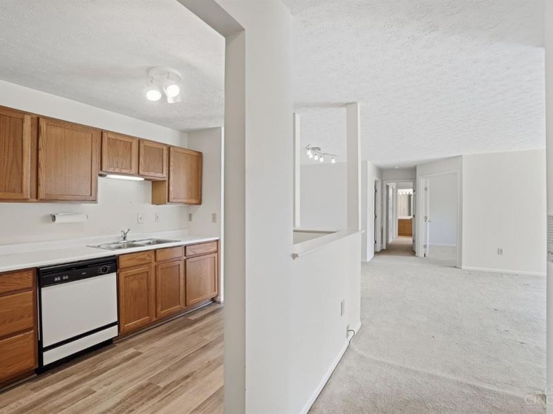 12061 Carrington Lane, Unit 102, Loveland, OH 45140 Photo 9