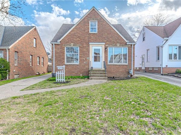 5611 Brownfield Drive , Parma, OH 44129