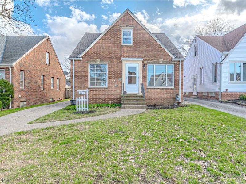 5611 Brownfield Drive, Parma, OH 44129 Photo 1