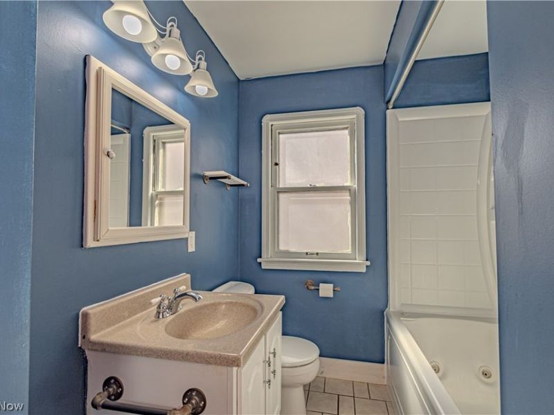 5611 Brownfield Drive, Parma, OH 44129 Photo 11