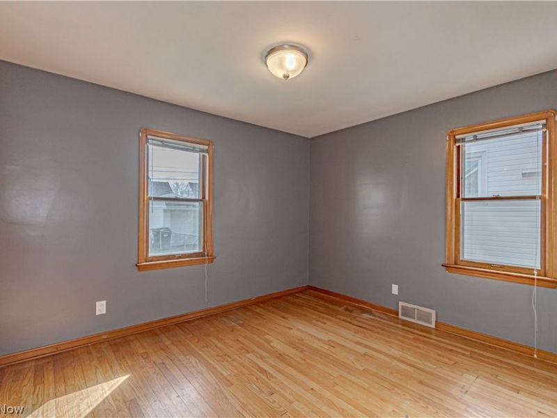 5611 Brownfield Drive, Parma, OH 44129 Photo 12