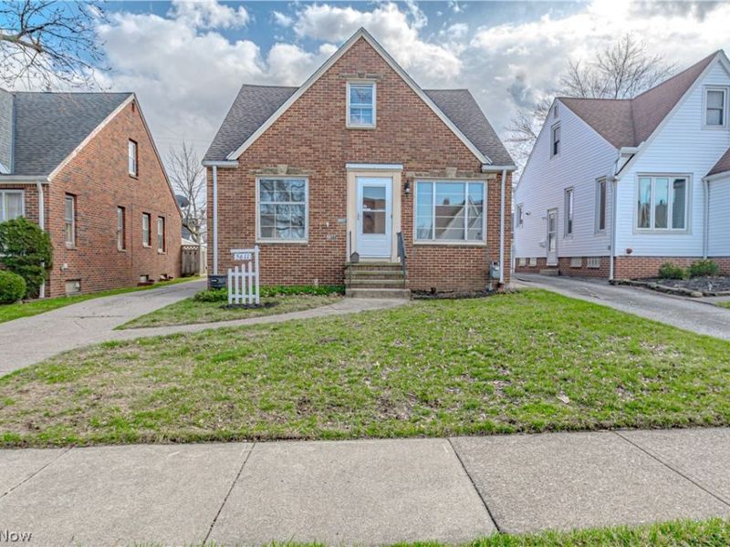 5611 Brownfield Drive, Parma, OH 44129 Photo 21