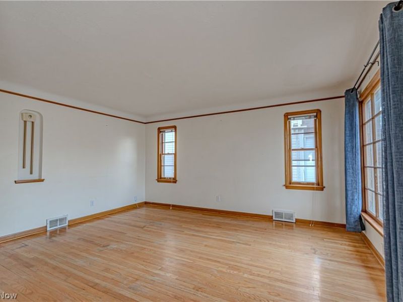 5611 Brownfield Drive, Parma, OH 44129 Photo 5