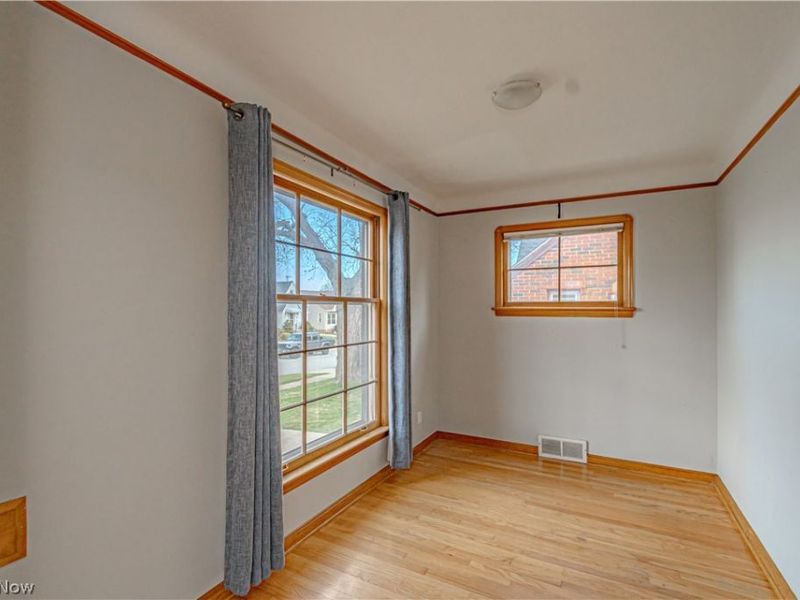 5611 Brownfield Drive, Parma, OH 44129 Photo 7