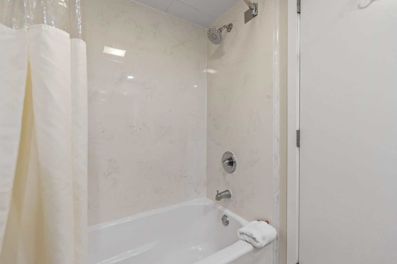 1105 S Ocean Blvd. S  Photo 17