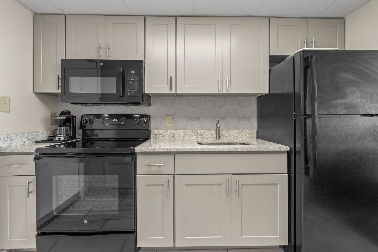 1105 S Ocean Blvd. S  Photo 6